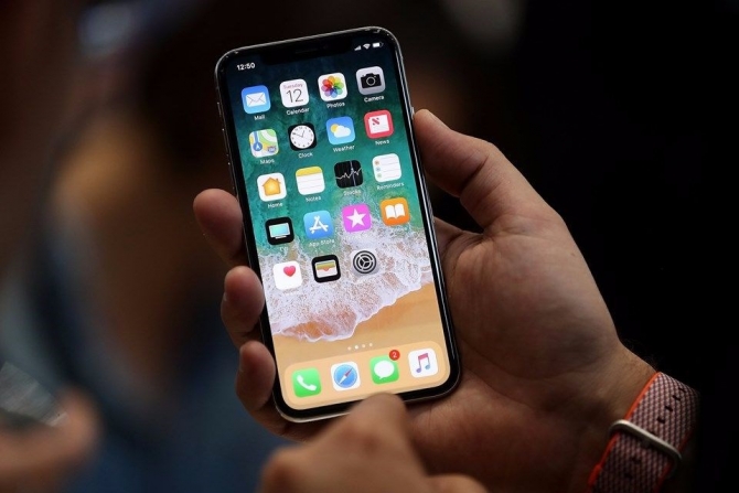 Apple'ın ikinci isminden iPhone X itirafı 1