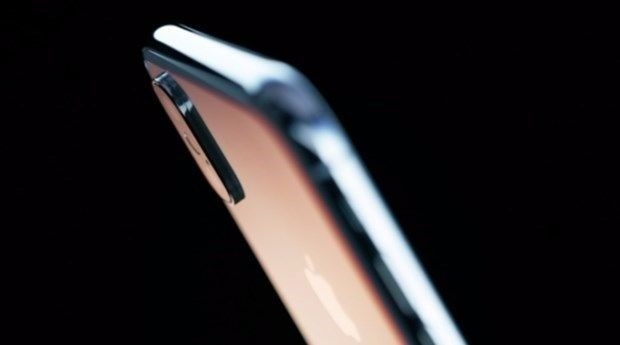 Apple'ın ikinci isminden iPhone X itirafı 9