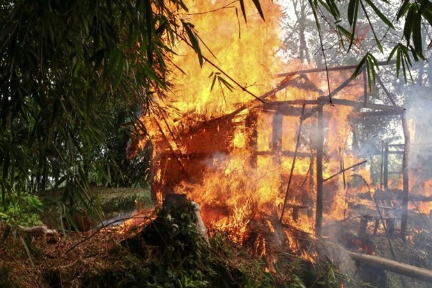 Arakan'da sistematik kundaklamalar uyduyla görüntülendi 7