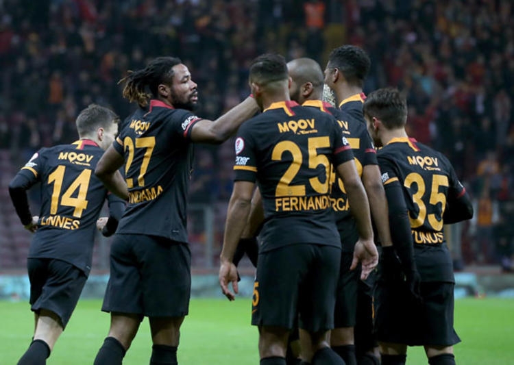 Futbolculardan flaş karar! 5