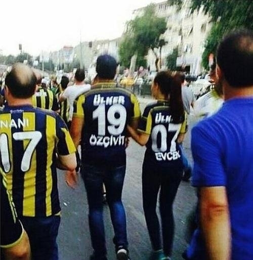 Ünlüler derbide kimi destekliyor? 18