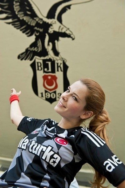 Ünlüler derbide kimi destekliyor? 50