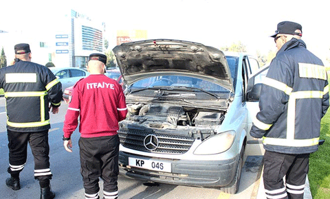 Dumanlar egzozdan yükseldi