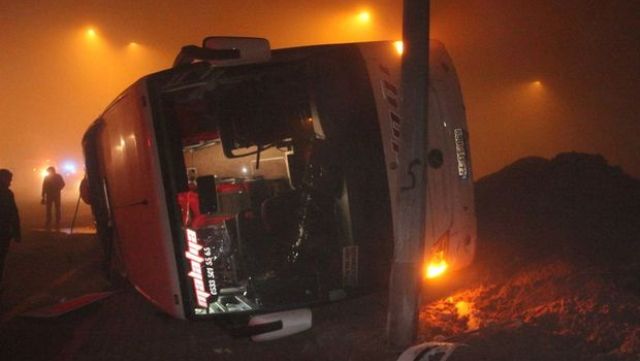 Konya'da yolcu otobüsü devrildi