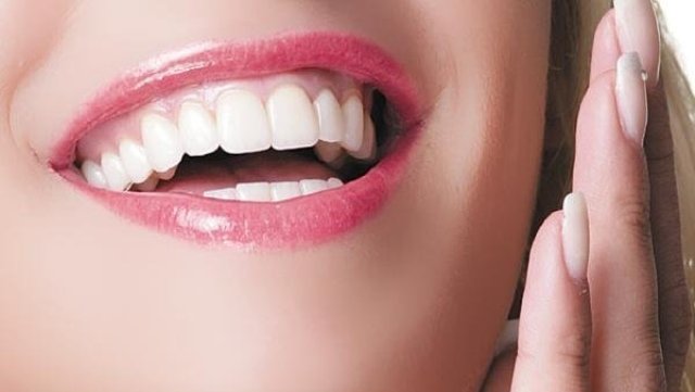 Bu 6 doğal çözüm ile diş plaklarından kurtulun!