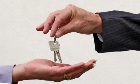 Kendisine aitmiş gibi gösterip ev kiraladı