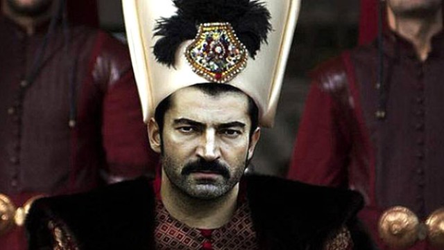 Kenan İmirzalıoğlu'nun Başrol Paylaşacağı İsim Değişti! Büşra Develi ile Kamera Karşısına Geçecek