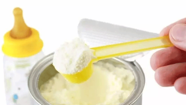 Fransa'da bakterili mama üreten şirket tüketiciden özür diledi