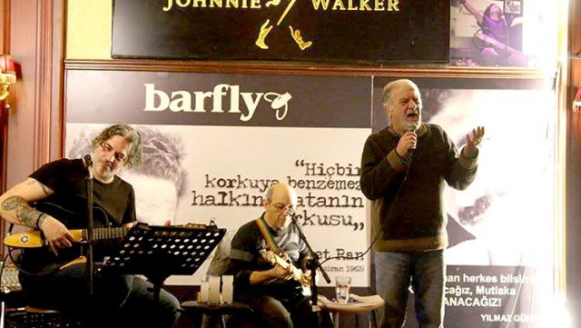 Efkarlanıp efkar dağıttılar