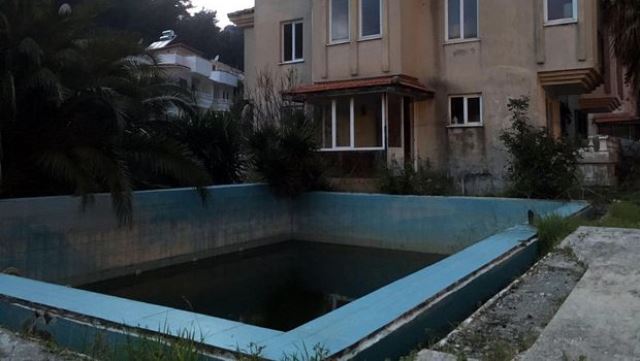 Marmaris'te hayalet villa! Kimse sahiplerine ulaşamıyor