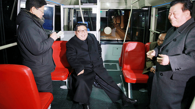 Kuzey Kore lideri Kim’den Pyongyang'da troleybüslü gece gezisi