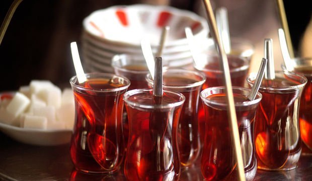 Sıcak çay, sigara içenlerde ve alkol kullananlarda yemek borusu kanserine neden oluyor!