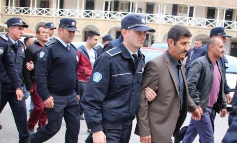 Ahmet Sennaroğlu sanıklara kefil oldu