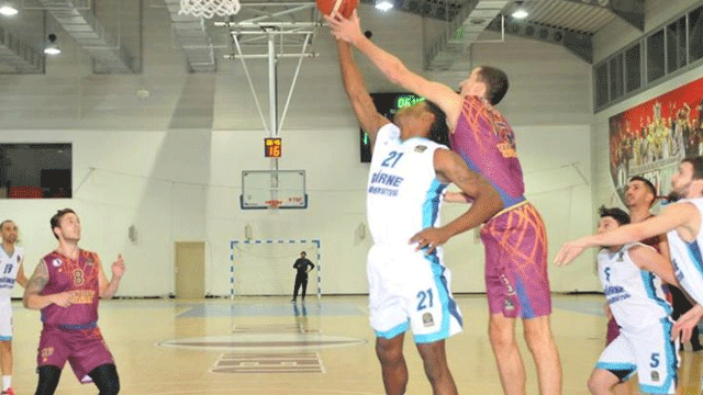 YDÜ farka koştu (92-79)