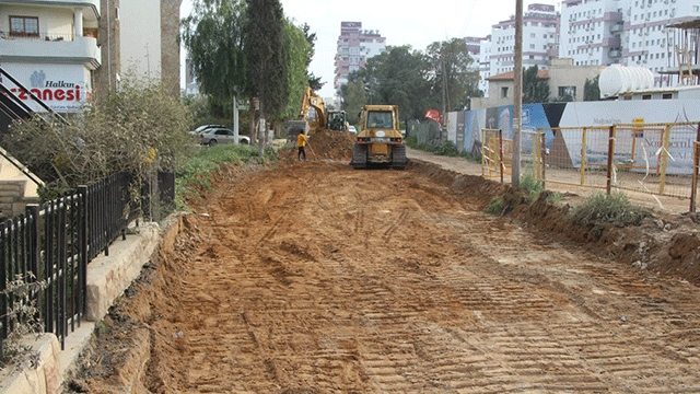 Sakarya Mahallesi’ndeki Uluçam Yolu sil baştan yeniden yapılıyor