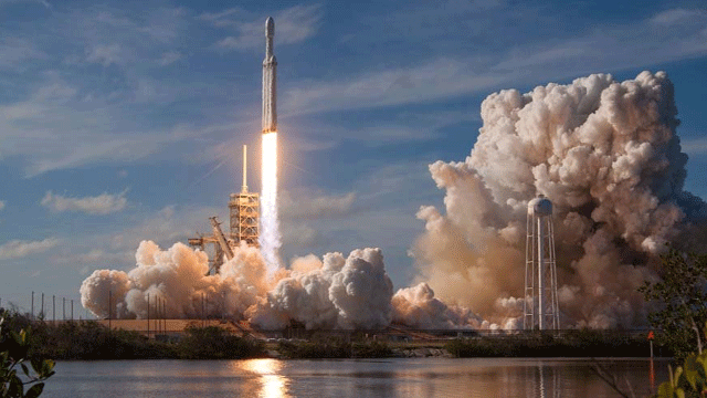 Falcon Heavy rotayı tutturamadı