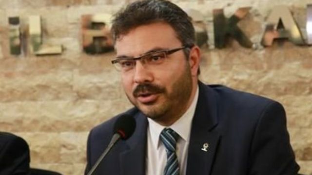AK Parti'de istifa eden Aydın İl Başkanı Ömer Özmen yeniden atandı