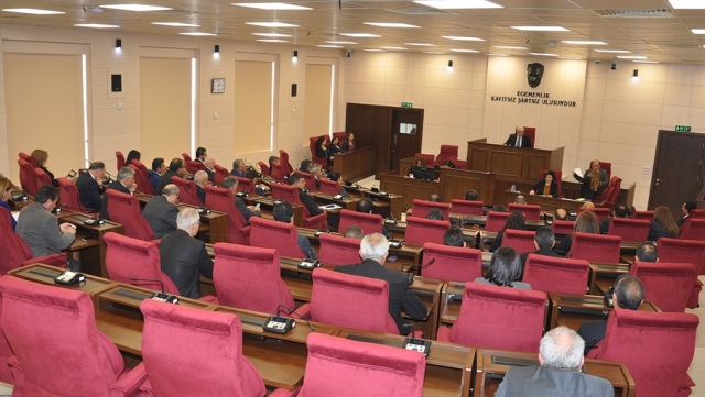 Meclis hükümet programını görüşüyor