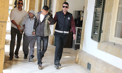 Uyuşturucu partisinde yakalandılar