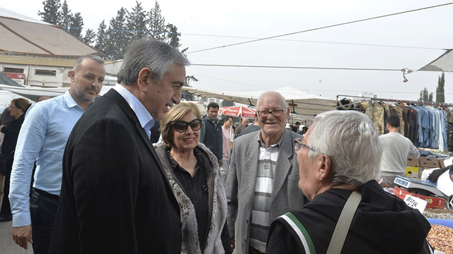 Cumhurbaşkanı Akıncı Lefkoşa Açık Pazarı’nı ziyaret etti
