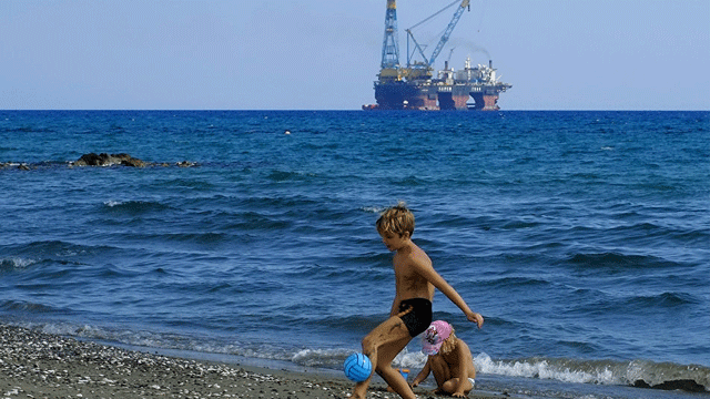 Kıbrıs, Türkiye'yi Akdeniz'de doğalgaz çalışmalarını engellemekle suçladı