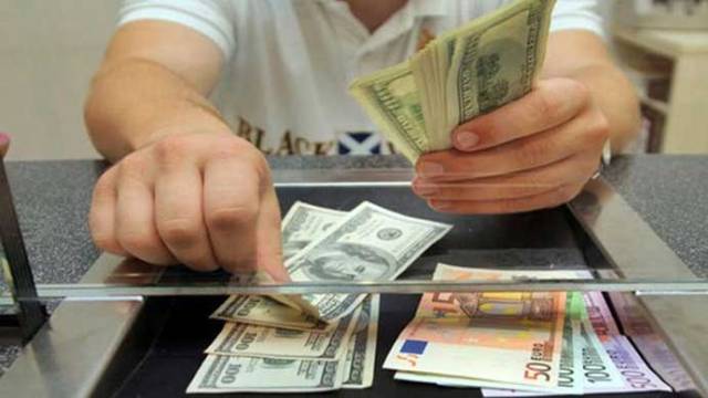 Dolar, Sterlin ve Euro’daki yüksek seyir devam ediyor