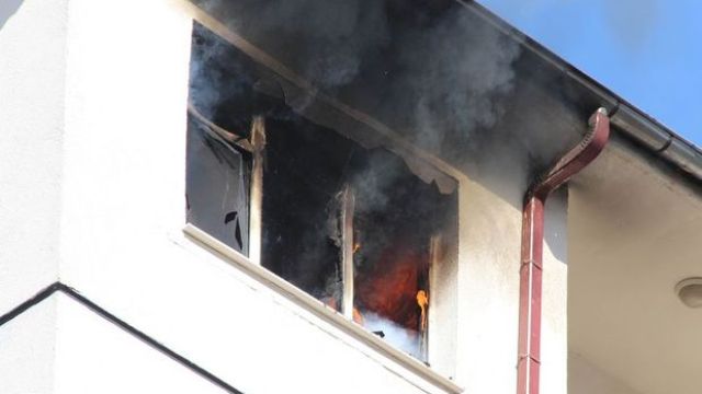 Konya'da bir kişi kendisini terk eden eşine kızıp evini ateşe verdi