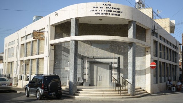 Yolsuzluk iddiası memuru işinden etti