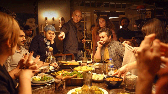 Çekimlerde yaptığı yemeklerle 3 kilo aldı