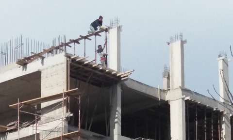 Çalışma Bakanlığının dibinde ölümle dans