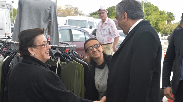 Cumhurbaşkanı Akıncı, Girne’de Açık Pazarı ziyaret etti