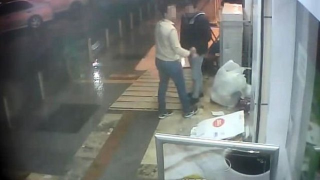 Kocaeli'de bir çalışan 'Buyrun efendim' demeyince, müşteri tarafından bıçaklandı