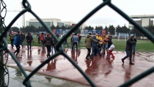 İstanbul'da amatör maçta rakip oyuncuları hastanelik eden futbolcu ve amigo gözaltına alındı
