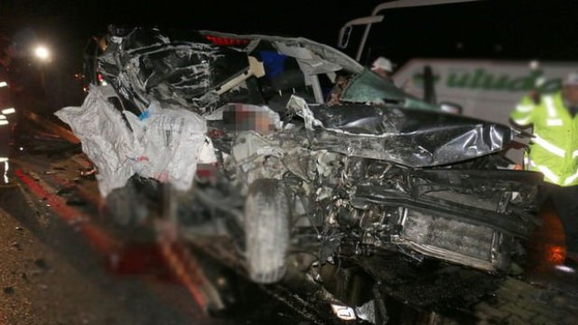 Aydın'da 14 Şubat Sevgililer Günü etkinliği dönüşü trafik kazası: 2 ölü