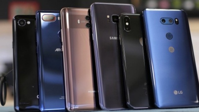 Telefon satışları bu yıl düşecek!