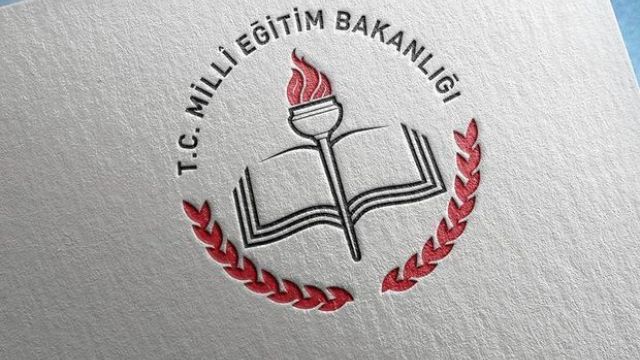 MEB, FETÖ ile iltisaklı bin 272 kişinin çalışma iznini iptal etti