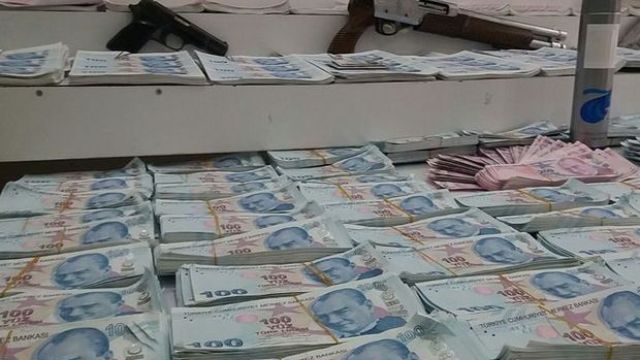 Hazine 1 milyar 854 milyon lira borçlandı