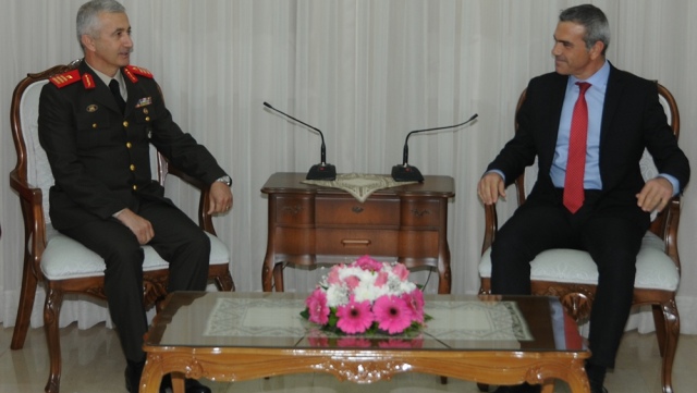 Meclis Başkanı Uluçay, GKK Komutanı Tuğgeneral Algan’ı kabul etti