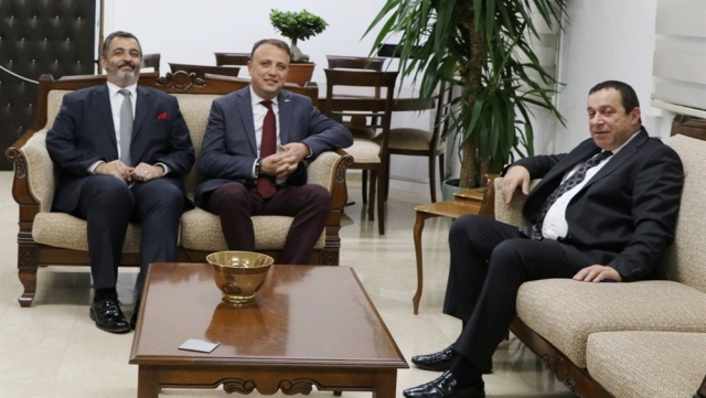 Maliye Bakanı Denktaş, Telsim Yöneticileri Gülümser ve Tanpınar’ı kabul etti