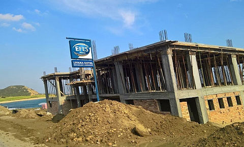 Özel koruma alanına beton bina