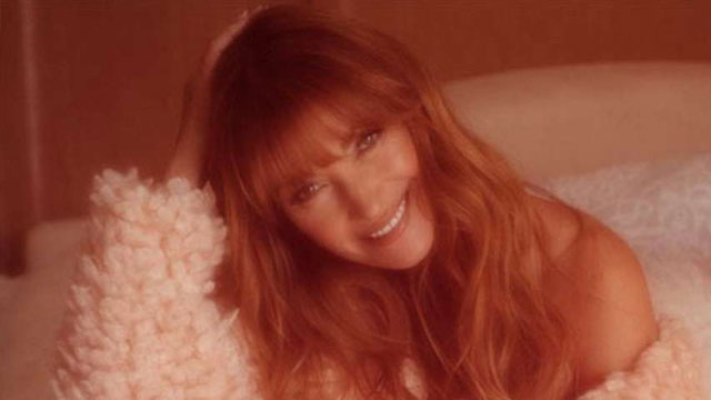 Üç torunlu 67’lik yıldız Playboy’a soyundu