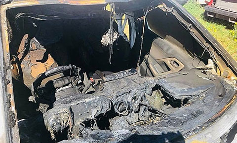 Bir anda alevlere teslim