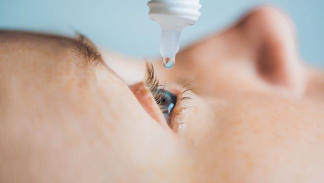 Göz damlaları gözlüklerin yerini alabilir mi?