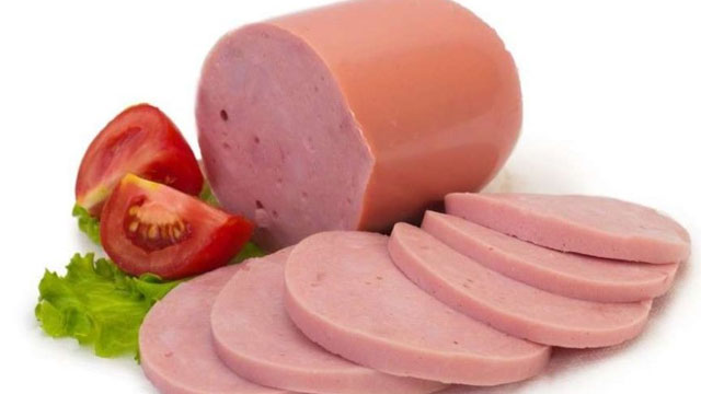 Sosis, salam ve sucuk tüketenler bu habere dikkat!