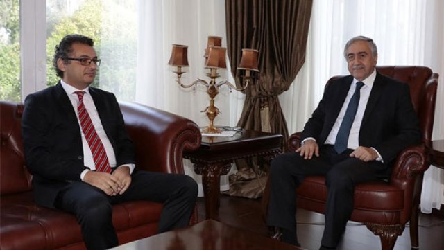 Cumhurbaşkanı Akıncı ile Başbakan Erhürman haftalık olağan toplantılarının ilki için bir araya geldi