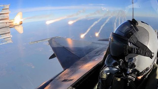 Irak'ın kuzeyine hava harekatı!