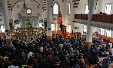 Camiler tarikata teslim