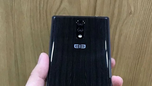 Ahşap ve camdan oluşan akıllı telefon!