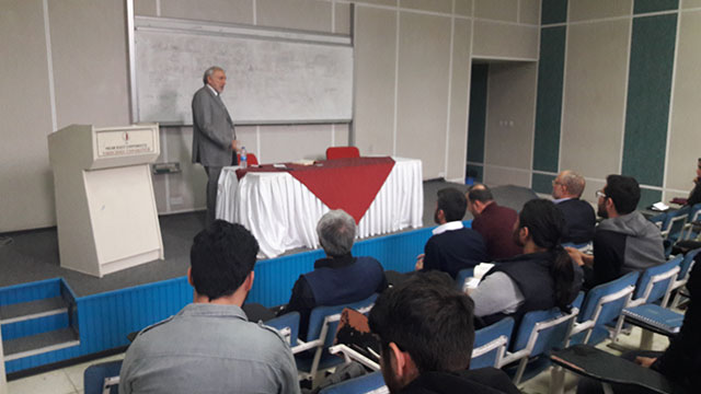 YDÜ İlahiyat Fakültesi Öğretim Üyesi Prof. Dr. Mehmet Erdoğan konferans verdi