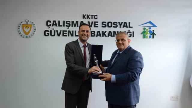 Çalışma ve Sosyal Güvenlik Bakanı Çeler, DAÜ Rektörü Osam'ı kabul etti